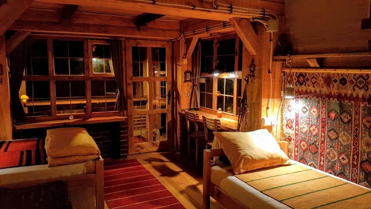 Base For Adventurers - Urban Guerrilla Hotel Неготин Екстериор снимка