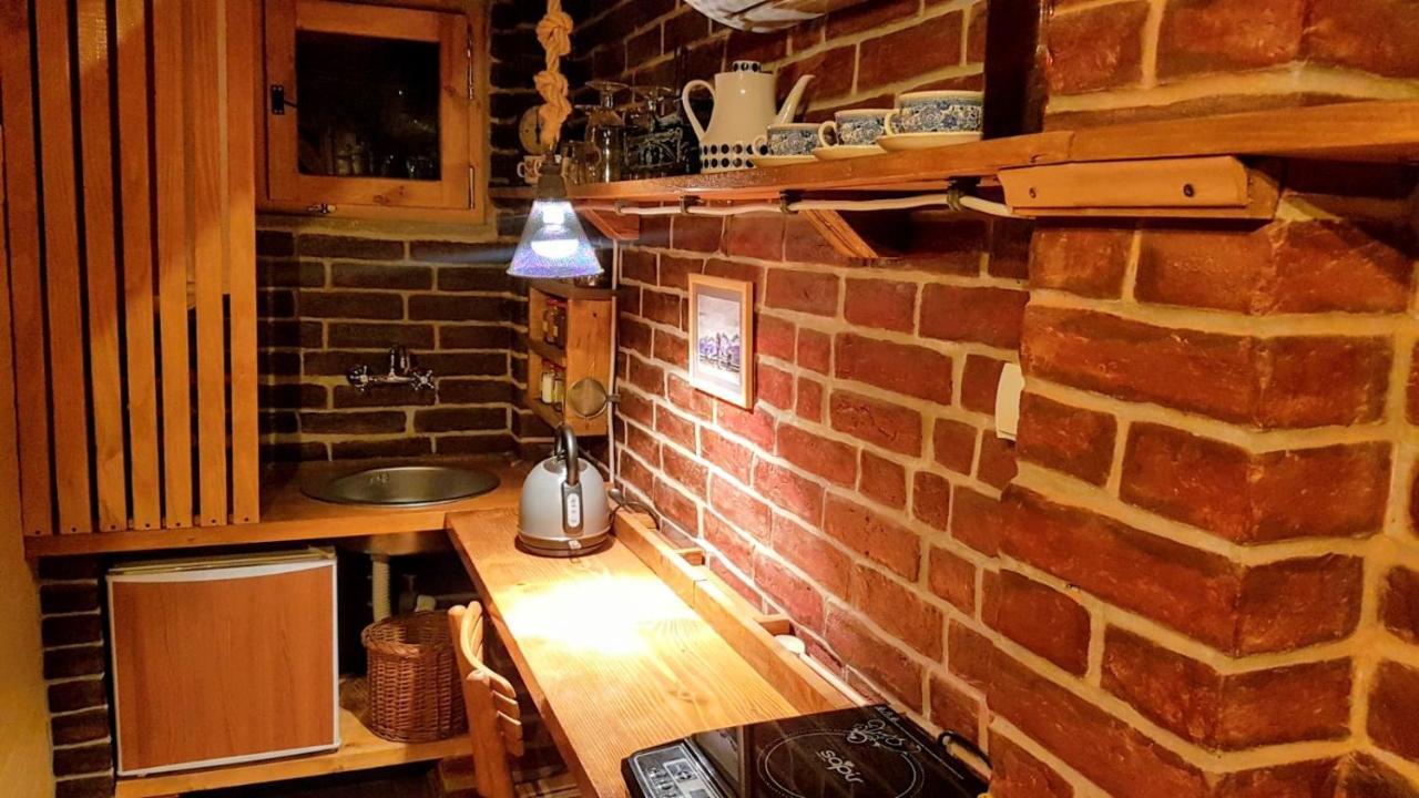 Base For Adventurers - Urban Guerrilla Hotel Неготин Екстериор снимка